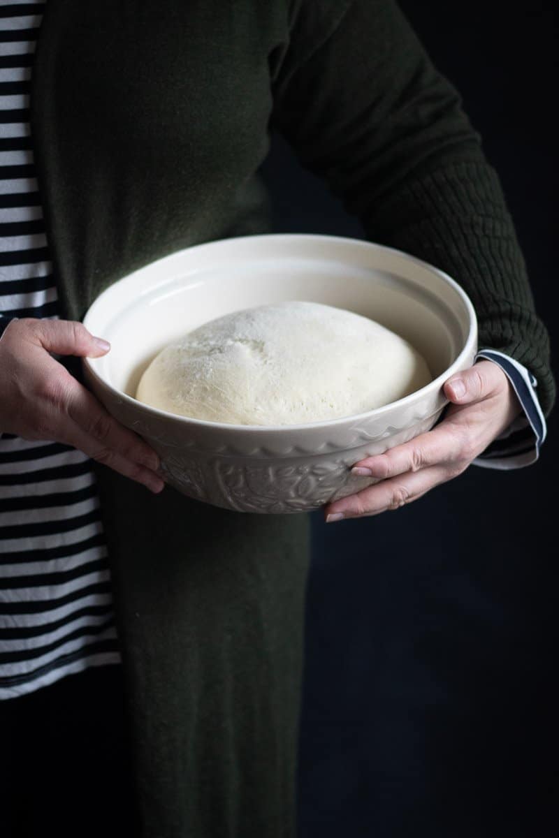 Easy pizza dough from scratch
