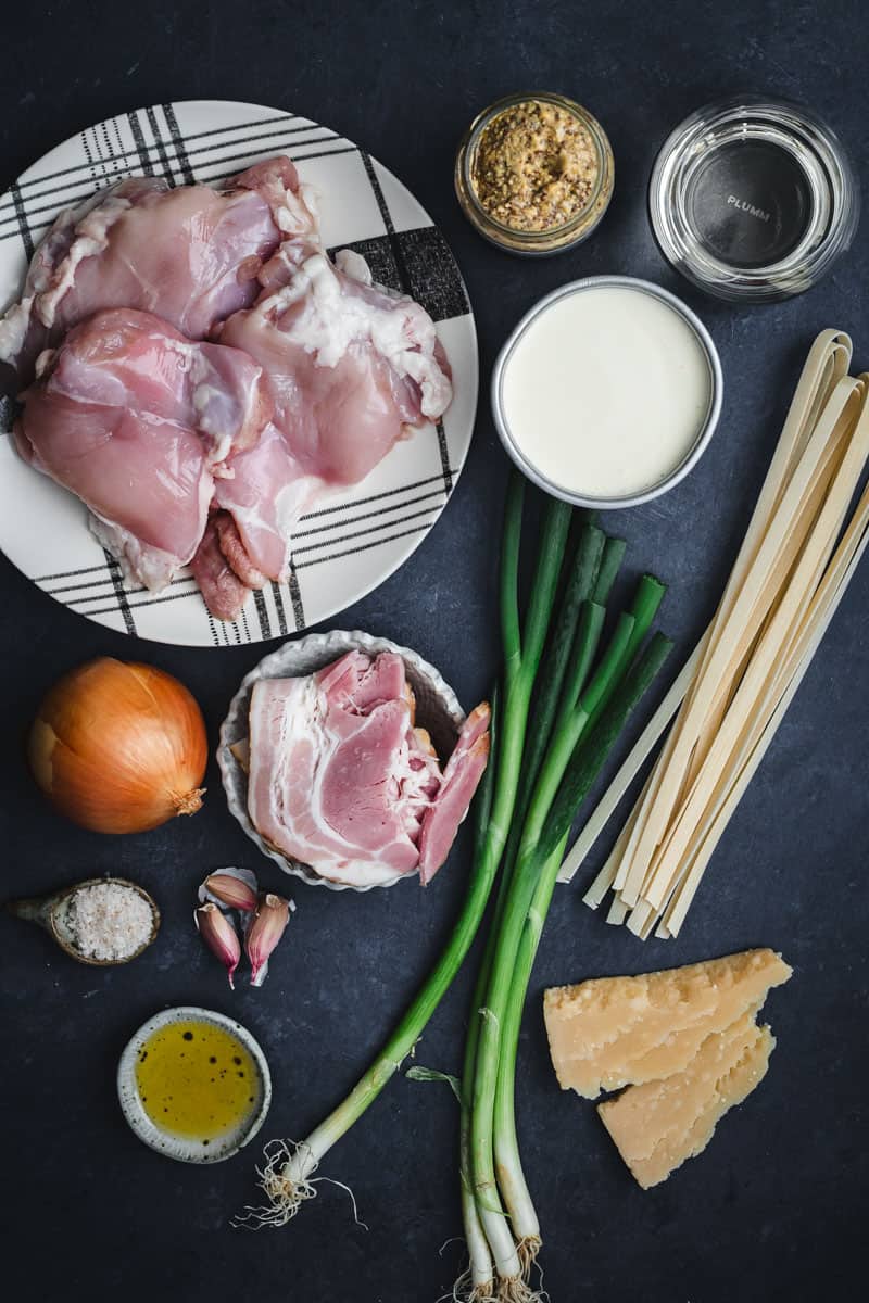 All the ingredients you need to make a fettuccine boscaiola.